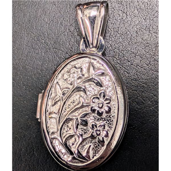 10K(3.5G),  LOCKET PENDANT, SUGGESTED RETAIL VALUE $2400