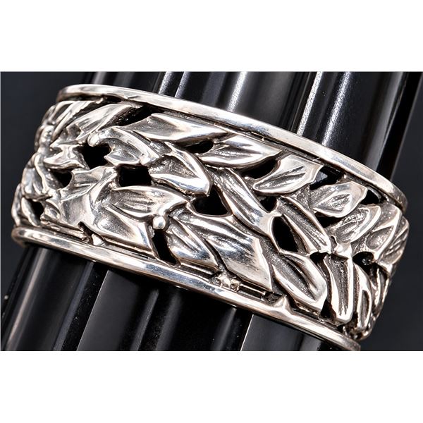 SILVER(4G),  LEAF RING SUGGESTED RETAIL VALUE $200