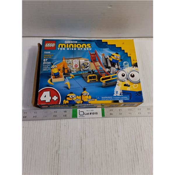 LEGO Building Kit Featuring Minions