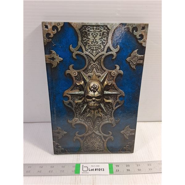 (1) Warhammer Online: Prelude to  War Hardcover Lore Book