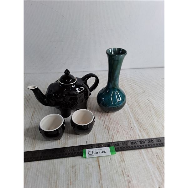 Ceramic Elephant Tea Set, Blue Mountain Vase