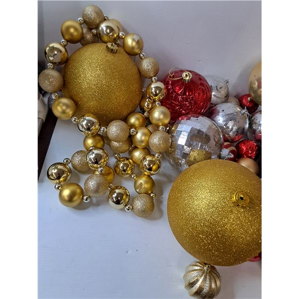 *Assorted Christmas Bulbs All As-Is No Shipping