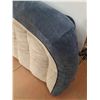 Image 5 : *Kirkland Signature Rectangular Bolster Pet Bed As-Is 53" x 43" x 9" No Shipping