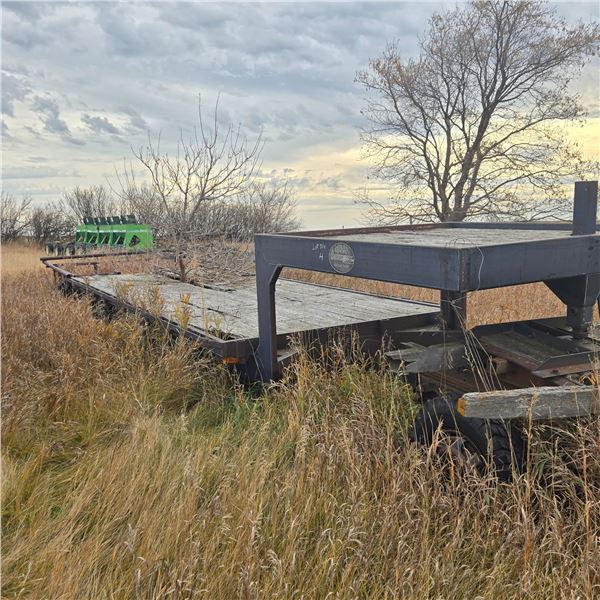 Univision Gooseneck Trailer 20ft with folding ramps and converter, Located offsite by Tessier, SK
