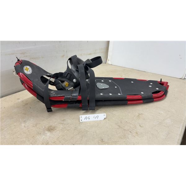 Atlas Snow-Shoe Company Snowshoes with Red Aluminum Frame and Ratchet Binding System, 30 × 8”