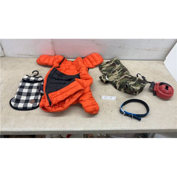 Assorted Dog Items, L-XL Insulated Suit, L Collar, Retractable Leash with Flashlight, Small Vests