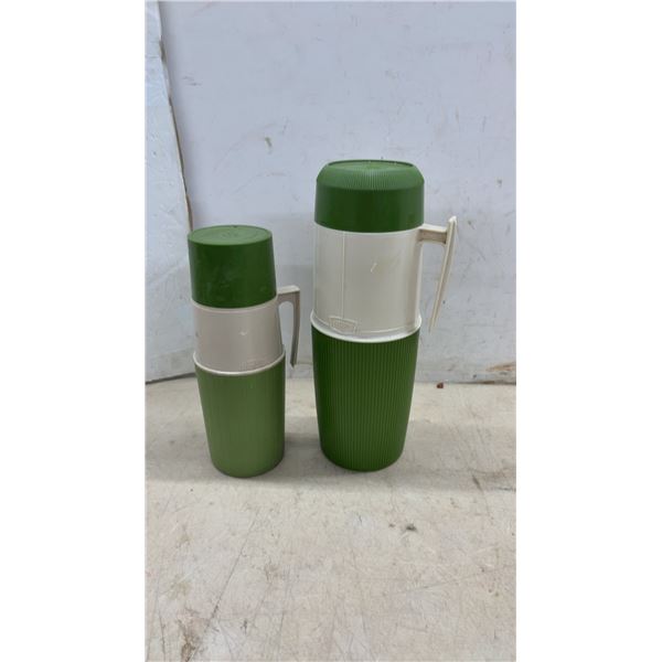 Vintage Kitchenware, Corning Ware Cornflower Teapot, Thermos Flasks, Juice Pitcher