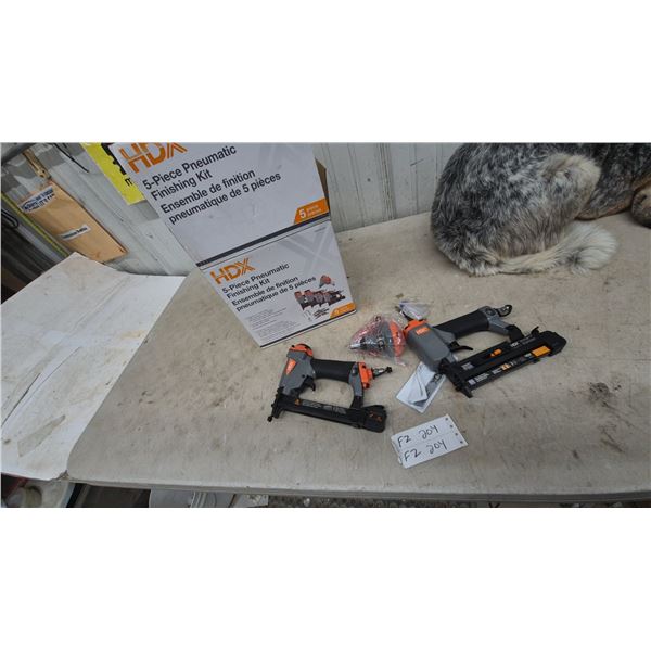 HDX 3-Piece Pneumatic Finishing Kit with Brad Nailer, Stapler and Palm Nailer, New