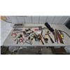 Image 1 : Manual Lever-Action Grease Gun with Flexible Hose and Valvoline Lithium Grease Cartridge