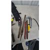 Image 2 : Manual Lever-Action Grease Gun with Flexible Hose and Valvoline Lithium Grease Cartridge