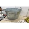 Image 2 : Galvanized Wash Tub, Assorted Rope, Heavy Duty Trailer Net, Marine Cord