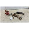 Image 1 : Red Bench Vise, Receiver Hitches, Mounts, Hitch Balls