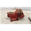 Image 2 : Red Bench Vise, Receiver Hitches, Mounts, Hitch Balls