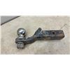 Image 3 : Red Bench Vise, Receiver Hitches, Mounts, Hitch Balls