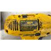 Image 8 : Black and Decker Fire Storm 12V Cordless Drill, Charger, Battery, 1 Latch Broken on Case