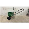 Image 1 : Scotts Turf Builder EdgeGuard Mini Push Broadcast Spreader