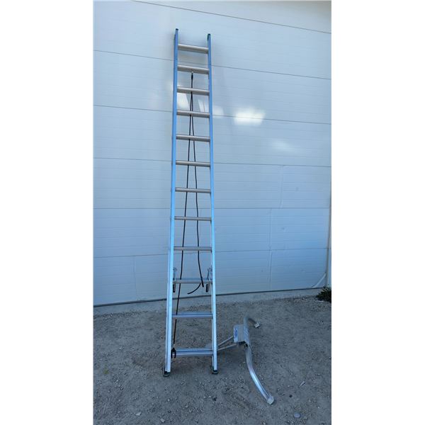 Werner 24' Extension Ladder, 225 lb Capacity, QuickClick Stabilizer