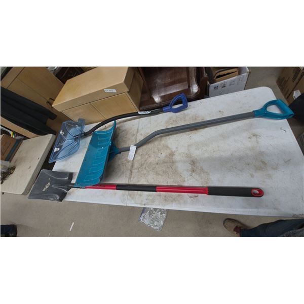 Benchmark Utility Shovel with Telescopic Handle and Snow Shovels, Lot of 3