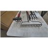 Image 2 : Garant Garden Rake, Wooden Handle Cultivator, Digging Fork with D-Handle