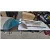 Image 1 : Handworks Round Point Shovel, Leaf Rake, Spade