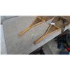 Image 5 : Faber Huron-Style Wooden Snowshoes with Rawhide Lacing and Leather Bindings 14x48