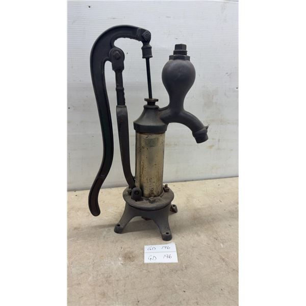 Smart Manufacturing Co. Brockville Ontario Antique Cast Iron Pitcher Hand Water Pump
