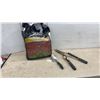 Image 1 : Sunshine Sphagnum Peat Moss 1/2 Bag, Fiskars Hedge Shears and Stanley Trowel