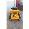 Image 2 : Kid Trax CAT Loader Ride-On Toy Track Loader with Front Bucket