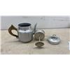 Image 7 : Vintage Canadian Wear-Ever #972 Aluminum Coffee Pot and Porcelain Chamber Pot