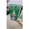 Image 2 : Latch Hook Kit Cardinal, Dancing Santa, Candle Lights