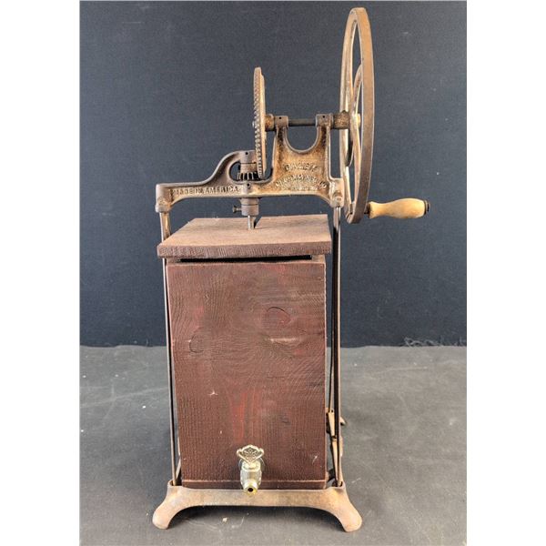 Dazey Churn & Mfg Co Butter Churn