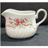 Image 4 : Porcelain Tableware Set With Ivy Motif, 3 Glass Cutting Boards