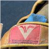 Image 3 : 3 Vintage Baseball Gloves Incl A Pro-Line Model 0500