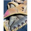Image 4 : 3 Vintage Baseball Gloves Incl A Pro-Line Model 0500