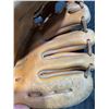 Image 6 : 3 Vintage Baseball Gloves Incl A Pro-Line Model 0500