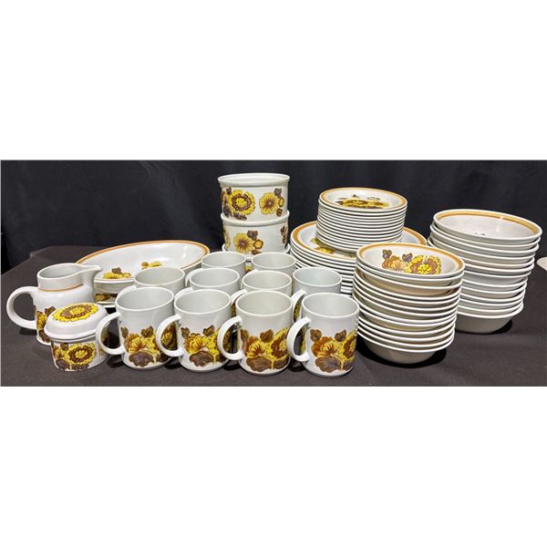 Royal Doulton Lambeth Forest Glen Stoneware Set, 69 Pieces