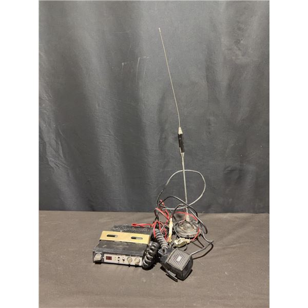 Realistic TRC-417 Citizens Band Radio With Microphone And Magnetic Mount Antenna