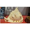 Image 2 : Queen Helmet Seashell Specimen - Cassis Madagascariensis