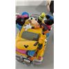 Image 4 : Disney Tsum Tsum Mickey Stack ’N Display Case w/ Figures & Mickey Taxi Figure