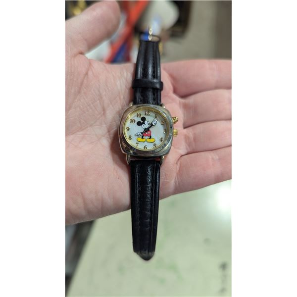VTG Disney Mickey Mouse Watch