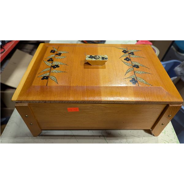 VTG Floral Decorated Wooden Keepsake / Storage Box w/ Removable Tray