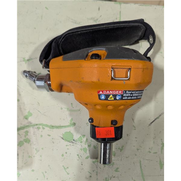 RIDGID 12-R Manual Pipe Threader w/ Ratchet Handle
