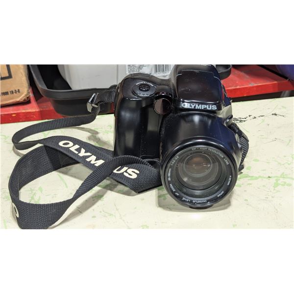 VTG Olympus IS-3 DLX 35mm SLR Camera w/ 35-180mm ED Zoom Lens