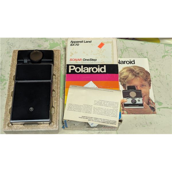VTG Polaroid SX-70 Sonar OneStep Instant Camera w/ Box & Manuals