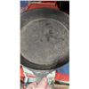 Image 3 : Two Piece Cast Iron Set - Pan & Pot w/ Lid