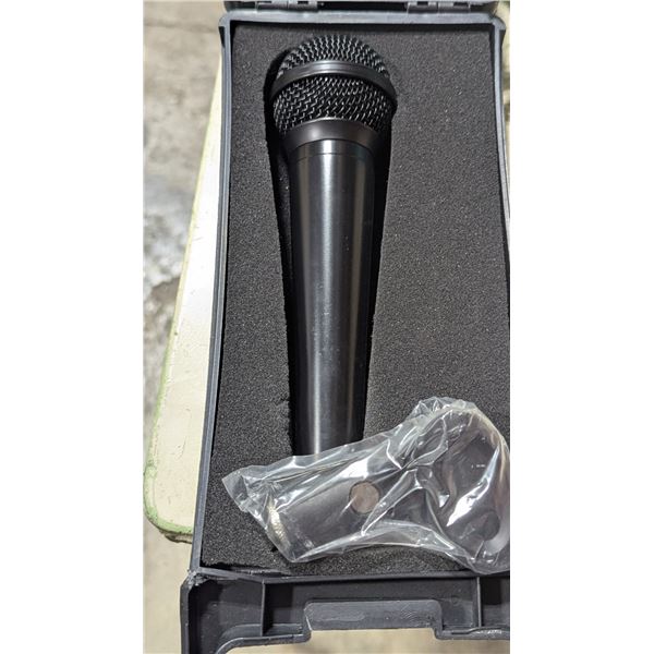 Handheld Microphone w/ Case