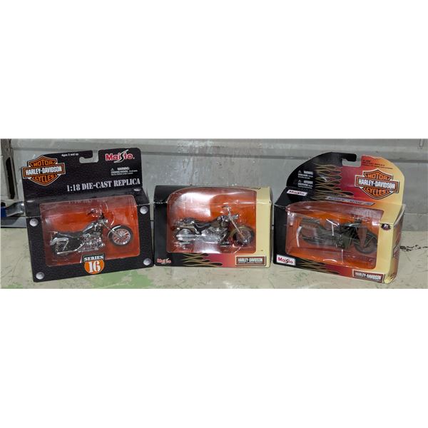Lot of Three Maisto Harley Davidson Die Cast Motorcycles