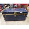 Image 1 : VTG Blue Steamer Trunk w/ Brass-Tone Hardware
