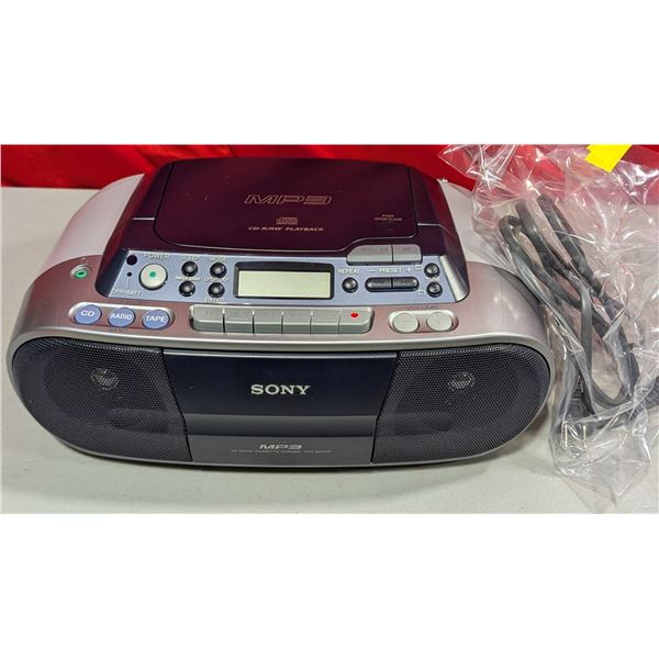 Sony CFD-S05 CD/Cassette AM-FM Boombox w/ MP3 Playback