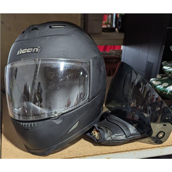 ICON Airframe Full-Face Motorcycle Helmet - Size S w/ Tinted Visor & Glove